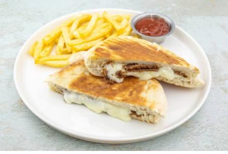 Kavurmalı tost | 200,00